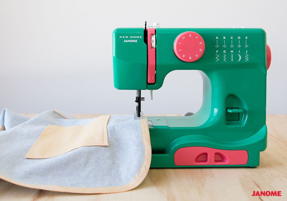 Janome Turbo Teal Basic, Easy-to-Use, 10-stitch Portable, 5 lb